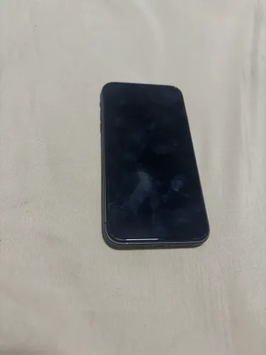 iPhone 11 128GB Preto Usado com Detalhes