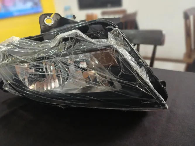 Farol Fiat Toro lado Esquerdo