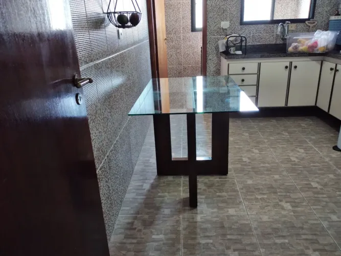 Mesa de janta de vidro grosso 