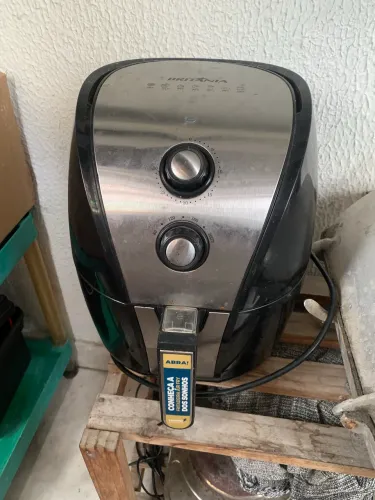 Air fryer semi nova