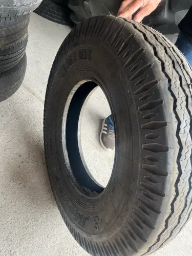 Pneu 7.50x16 novo