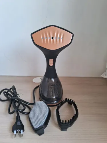 Vendo vaporizador de roupas com disparo digital Black e Decker - usado 1 vez.