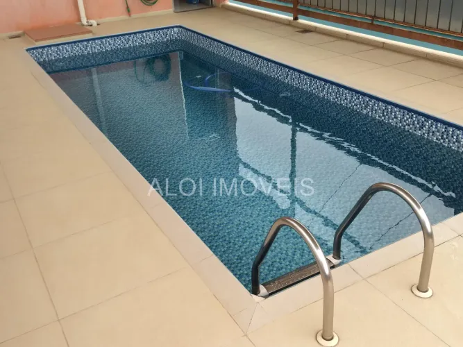 Ótimo sobrado em Barueri com 3 suítes, 2 vagas ,piscina e churrasqueira