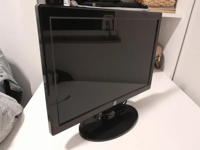 Monitor de LED 15 polegadas