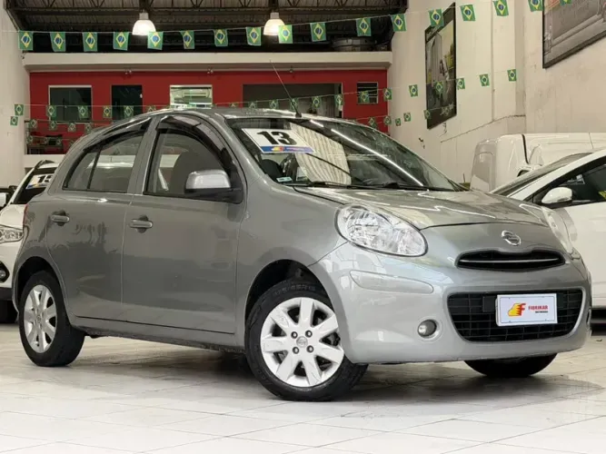 Nissan March S 1.6 16V Flexstart 5P 2013