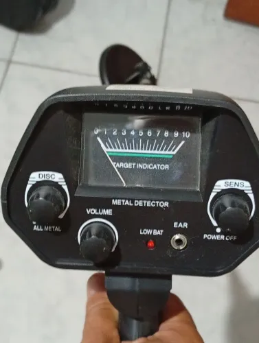 Excelente detector de metais semi novo 