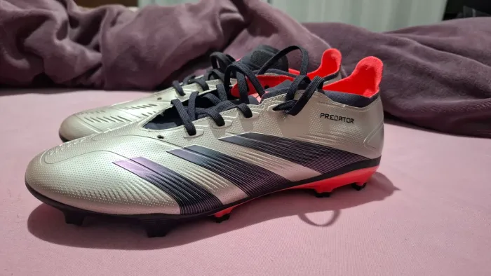 Chuteira adidas predator league nova
