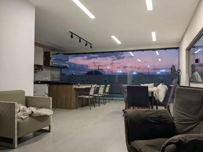 Casa de condomínio para venda com 250 metros quadrados com 4 quartos