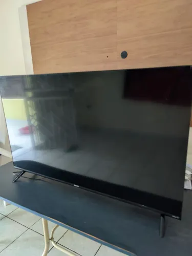 TV Semp TCL/RoKuTV - Para Retirada de Peças (Tela Trincada / Com Defeito)