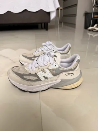 New Balance 990v6 