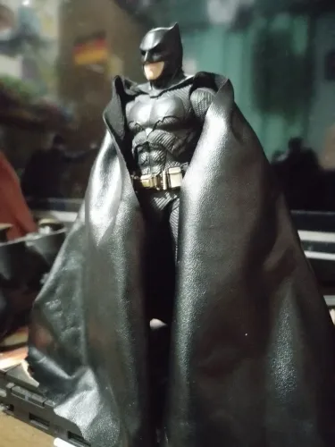 Batman mafex excelentes articulações