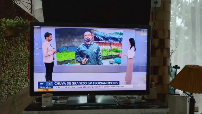 Tv 60 Polegadas Usada . Não é Smartv. Funciona certinho, com 4 HDMI.