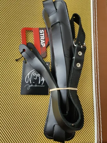Strap para guitarra modelo John Lennon, nova, cor preta. D'Addario. Em Recife. Nao troco.