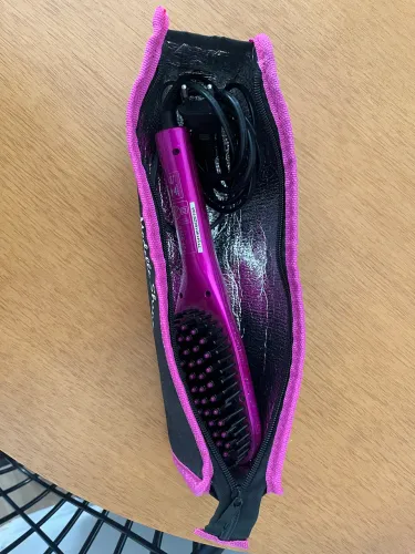 Escova Alisadora Britânia Modalle Shine Bivolt com Necessaire Térmica - Rosa