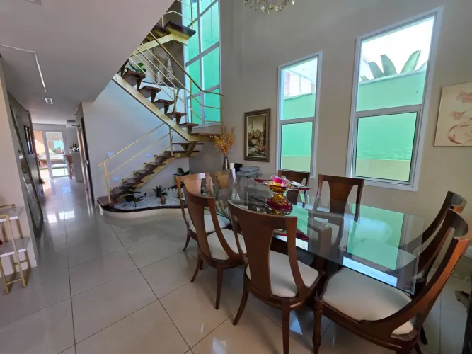 TRIPLEX DE ALTO PADRAO EM CONDOMINIO CIDADE DOS FUNCIONÁRIOS