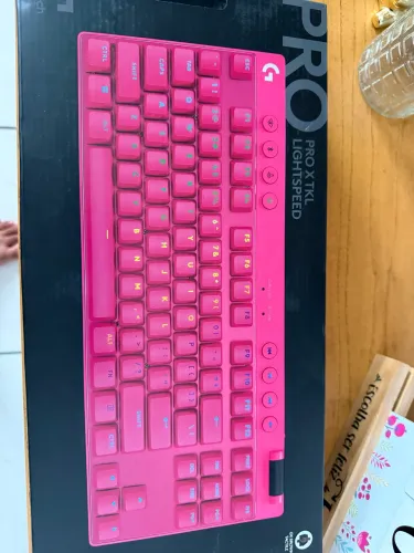 Teclado Logitech TKL Pro Lightspeed sem fio