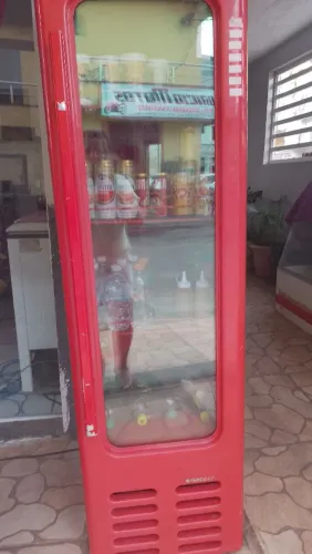Vendo um freezer expositor gelando muito bem para o conforto do seu comércio em perfeito