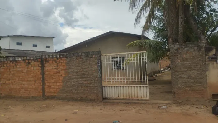 Alugo casa Silvio Botelho 3 quartos murada