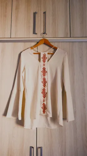 Blusa tipo bata com mangas 40