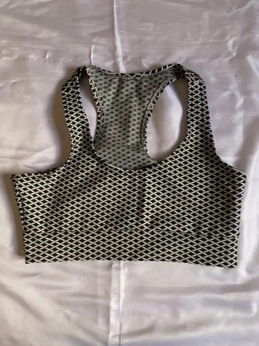 Top estampado preto e branco