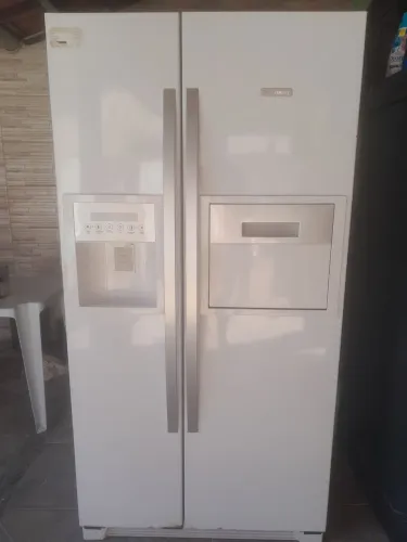 Geladeira side by side electrolux 
