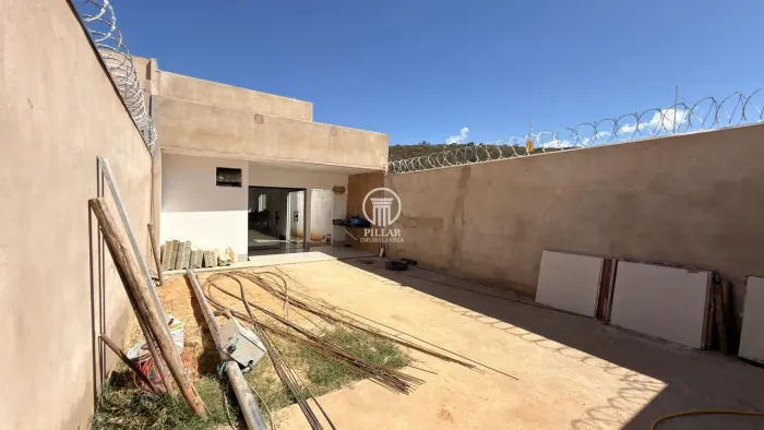 CASA TÉRREA À VENDA NO BAIRRO IBITURUNA MONTES CLAROS/MG