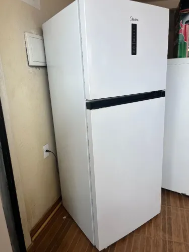 Geladeira midea