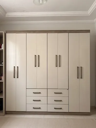 Vendo guarda roupa em estado de novo