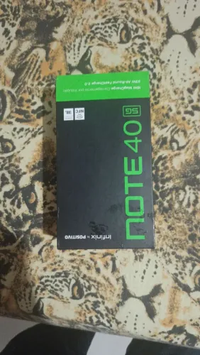 Vendo 2 celulares semi novos com caixa e nota