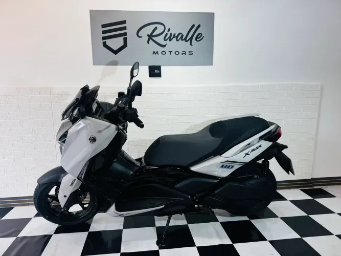 YAMAHA XMAX CONNECTED
