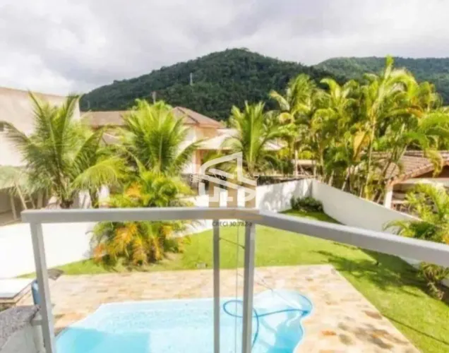 Casa Alto Padrão, a Venda no Condomínio Costa Verde, em Caraguatatuba