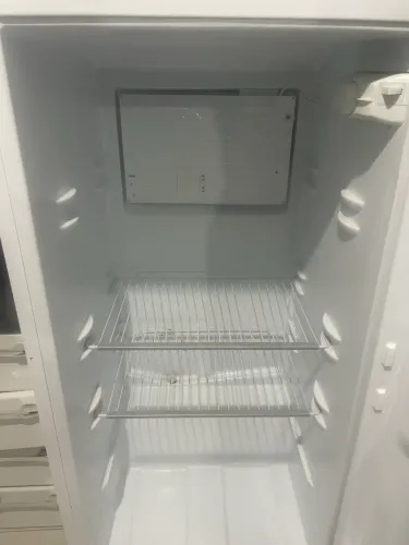 Geladeira semi novo 