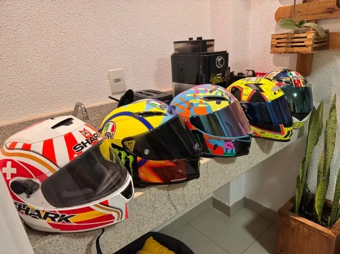 Vendo coleção de capacetes premium