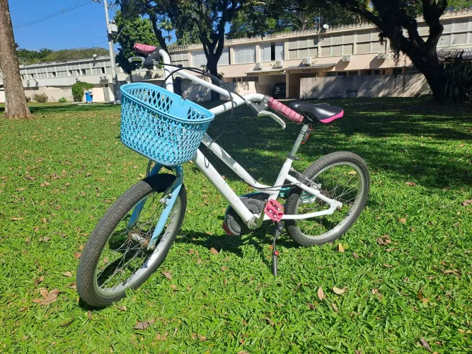 Bicicleta B-Twin Aro 20 - Feminina