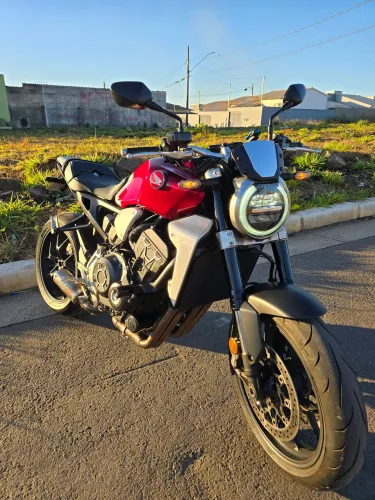 Cb1000r impecável sem detalhes 
