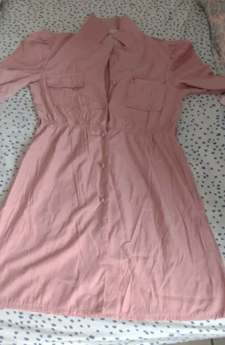 Lindo vestido rosé usada uma vez de Rainha veste M  de boneca.
