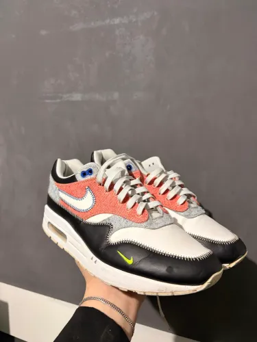 VENDE-SE Nike Air Max 1 ?RECYCLED?