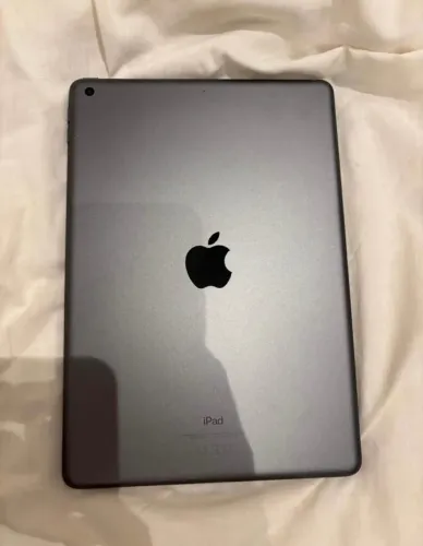 iPad 9 64GB cinza espacial