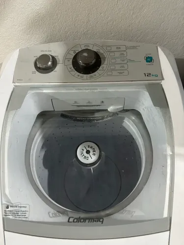 Vende-se máquina de lava 12 kg