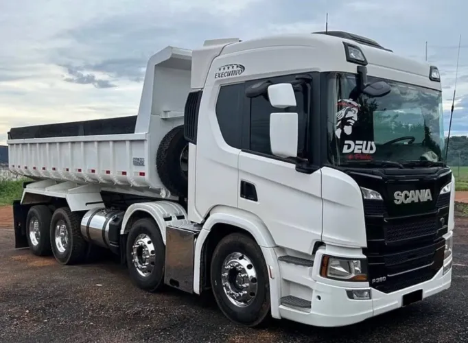 Caminhão Scania P360 Caçamba 