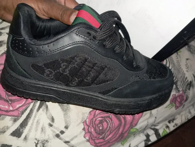 Tênis da Gucci tamanho 40 