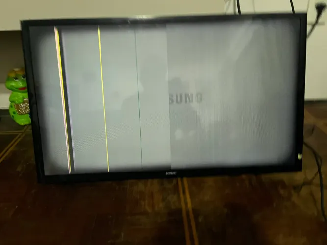 TV SMART SAMSUNG 32 COM DEFEITO NIA IMAGEM