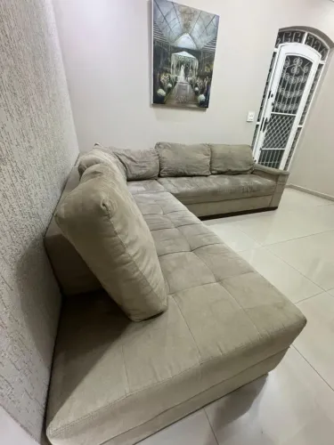 Sofá em L  Medidas (2,70x2, 40)