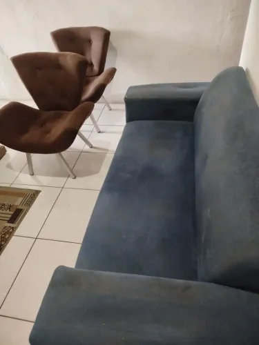 VENDO KIT SOFA E DUAS POLTRONAS , UM POUCO USADA . VALOR A NEGOCIAR CEL *