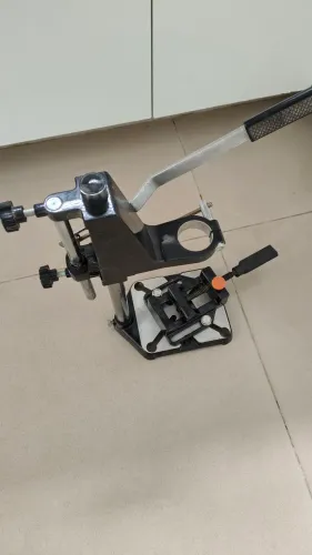 Suporte de bancada para furadeira com morsa