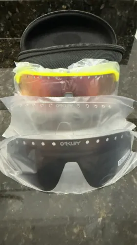 Óculos Estilo Esportivo com 3 Lentes Inclusas - Produto Novo | Preço Especial