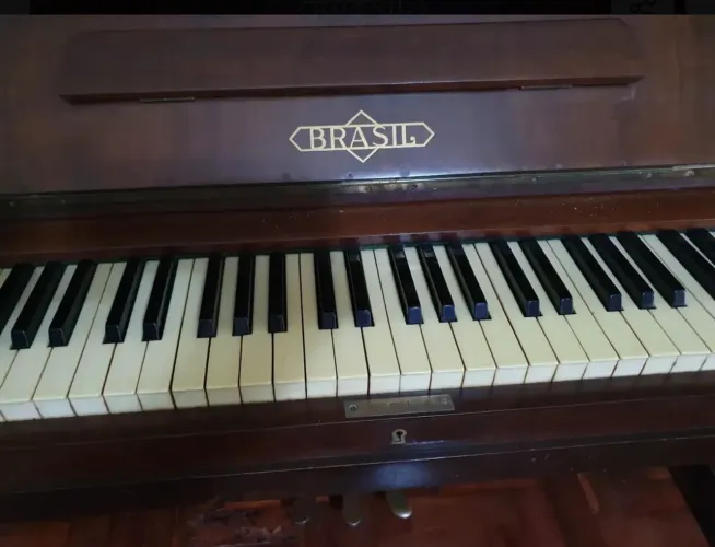 Piano Brasil 88 Teclas Marrom Claro Lindo