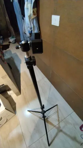 Tripé para celular câmera webcam preto com controle remoto