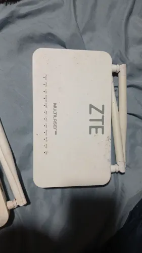 Compro modem de Internet . 100 reias