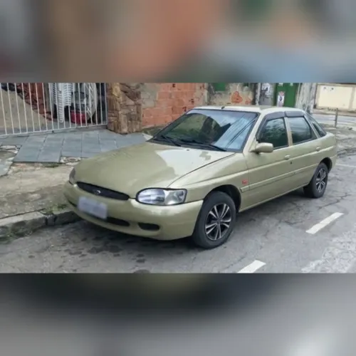 Ford Escort GL 1.8i 16V 4P 2000